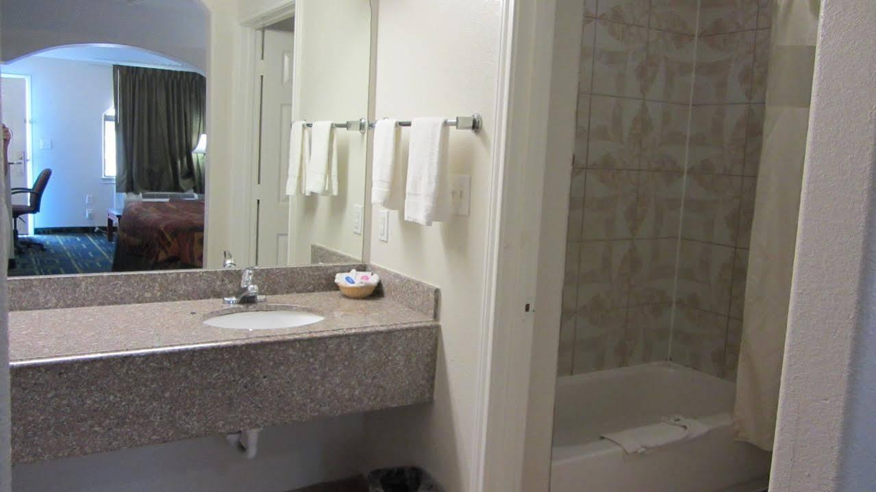 Regency Inn Porter Экстерьер фото